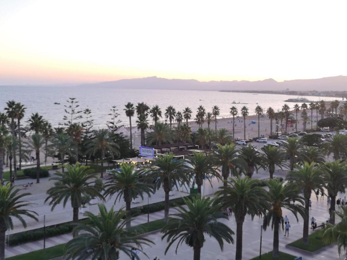 Apartamento Primera Línea Con Terraza En * Salou