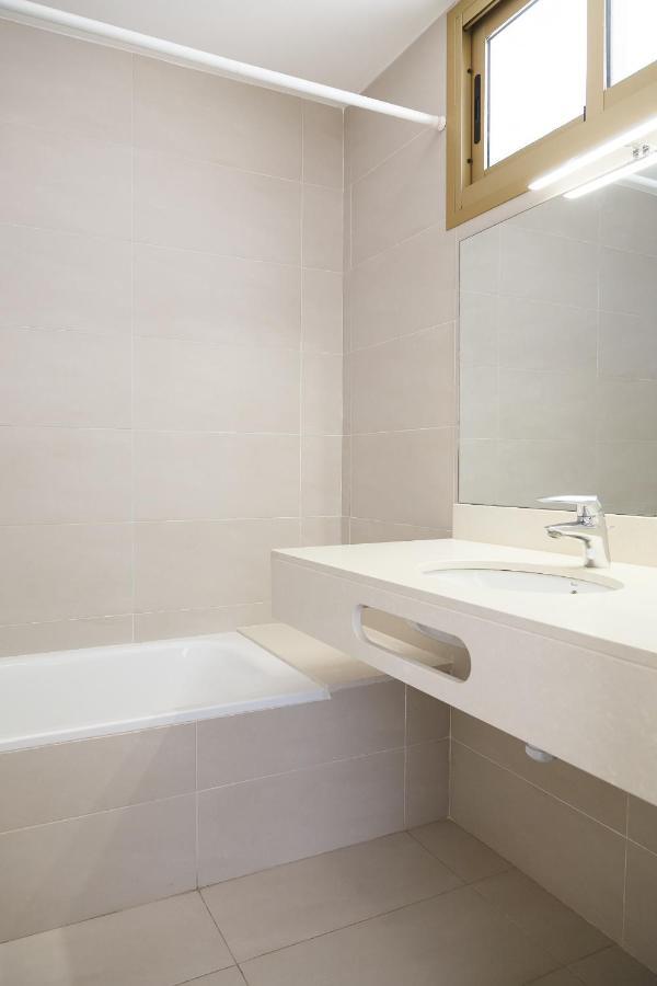 Appartement Uhc Acacias *