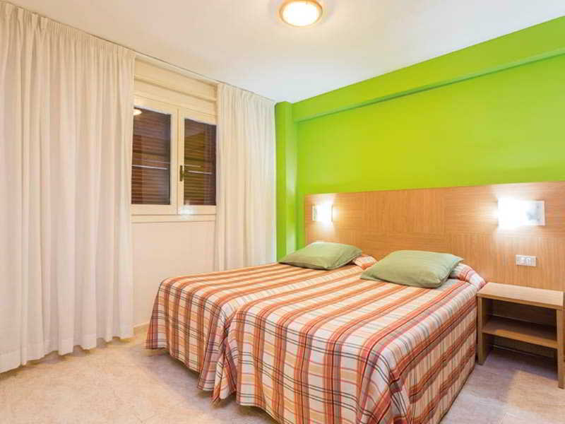 Aparthotel California 2*