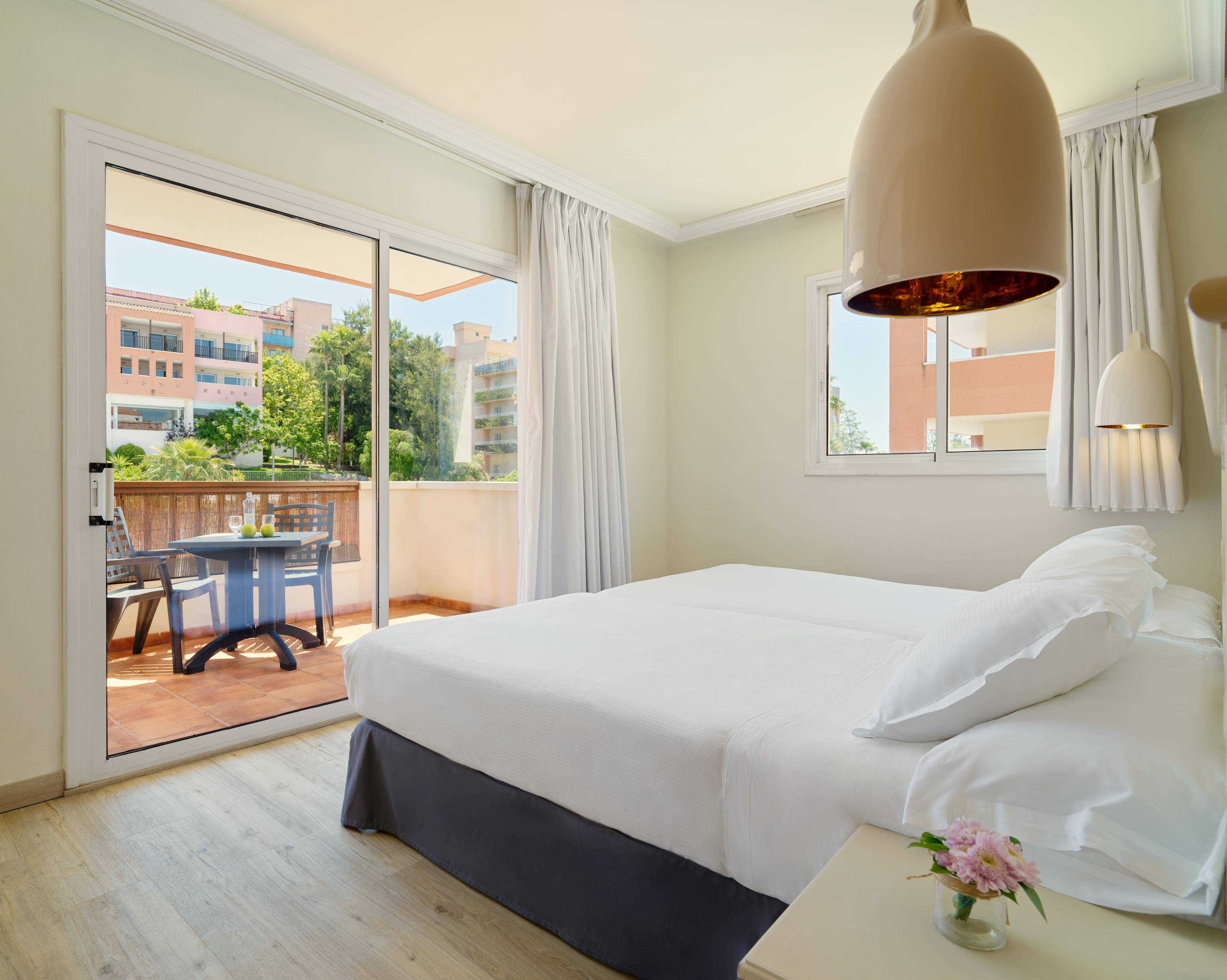 Hotel H10 Mediterranean Village 4*