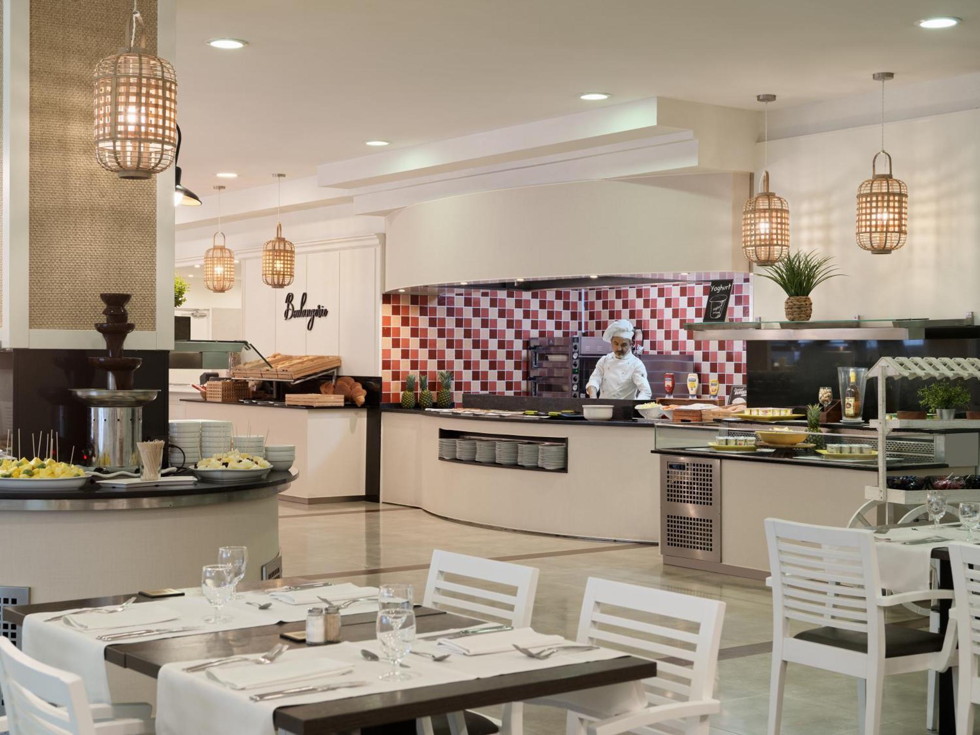 Hotel H10 Princess 4*