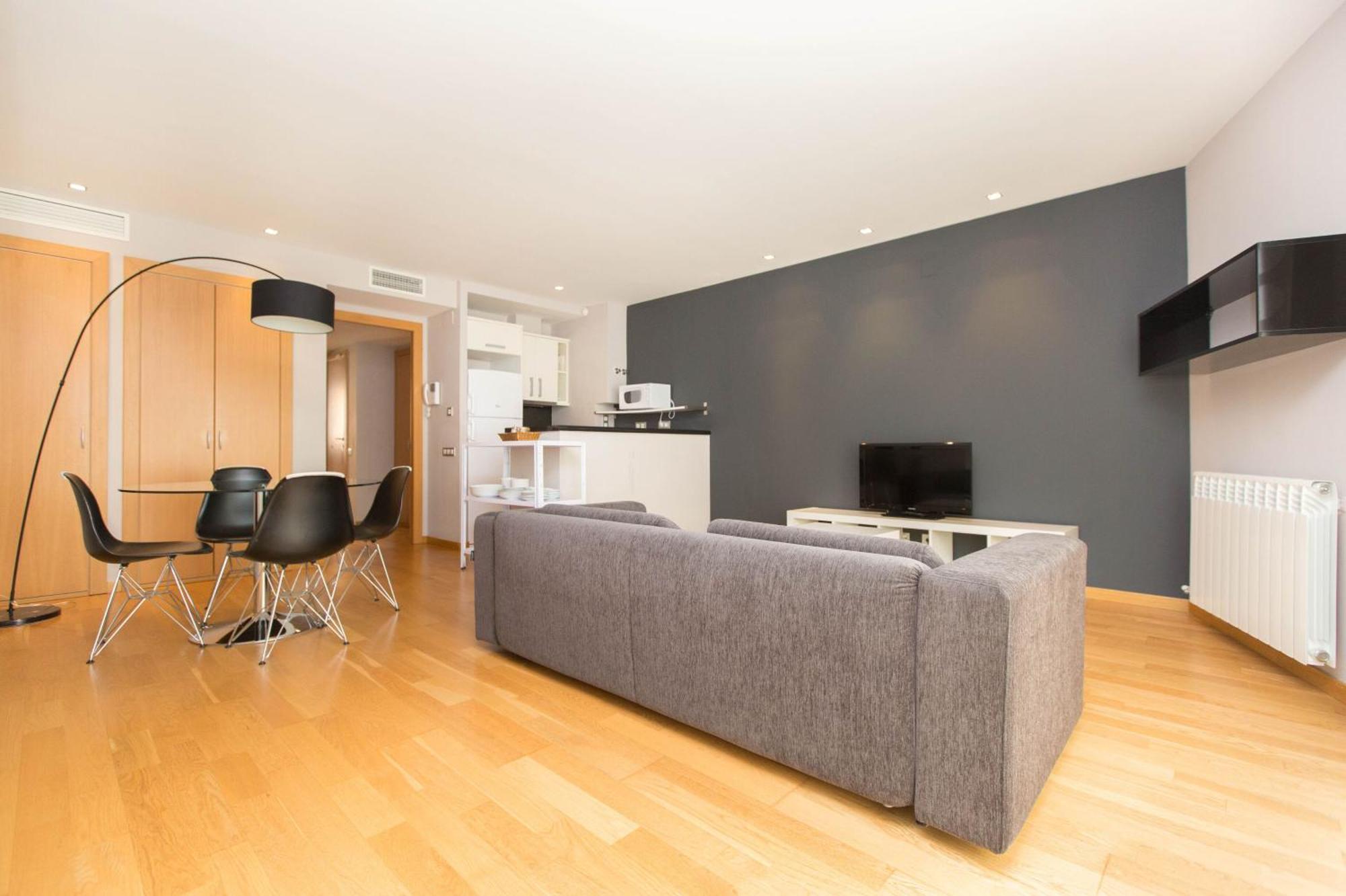 Apartamento En Edificio Capote, - Ideal Para Familias *