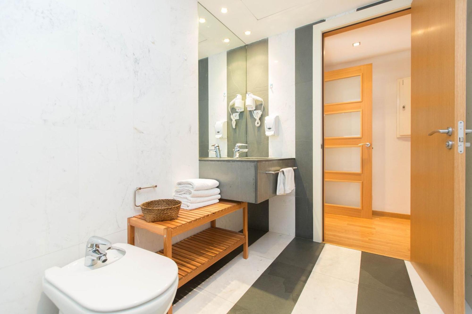 Apartamento En Edificio Capote, - Ideal Para Familias Apartamento