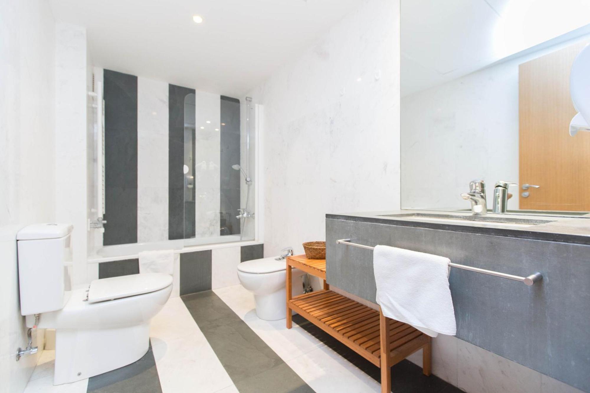 Apartamento En Edificio Capote, - Ideal Para Familias Apartamento *