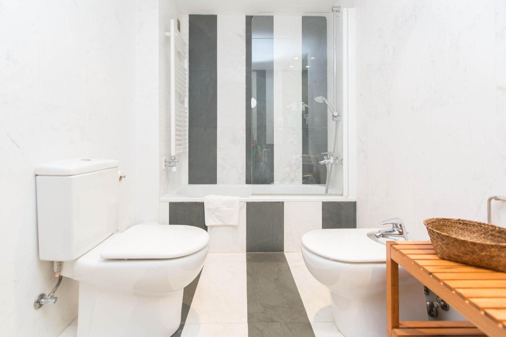 Apartamento Apartamento En Edificio Capote, - Ideal Para Familias *