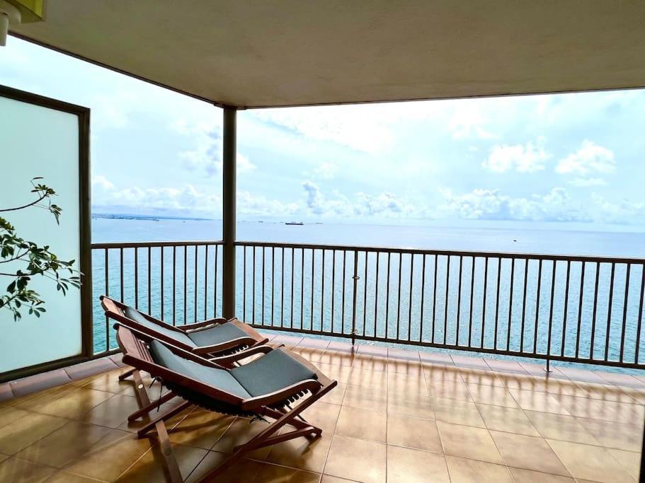 With Spectacular Views *
