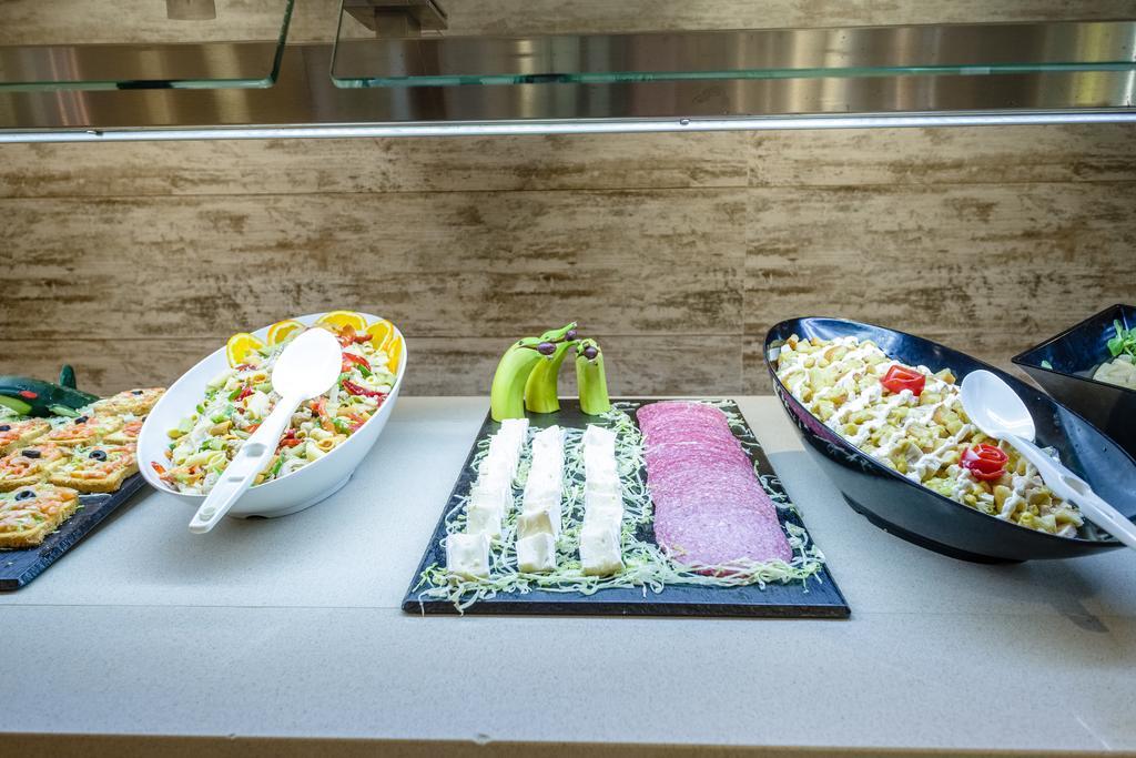 Aparthotel California 2*