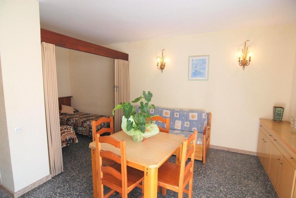 Estudios Zeus Aries Hotel
