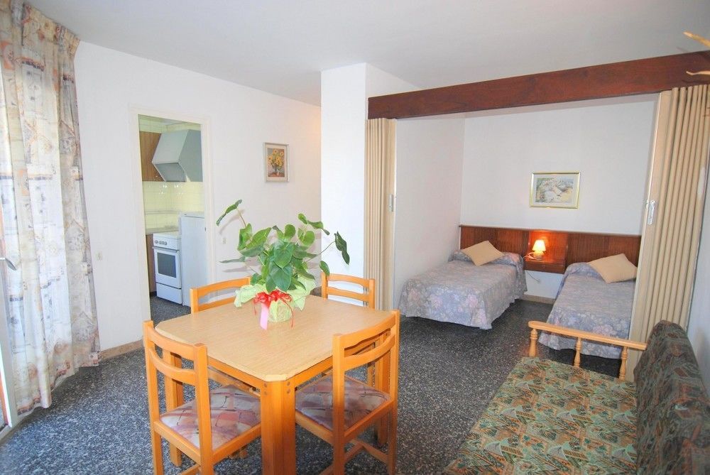 Hotel Estudios Zeus Aries