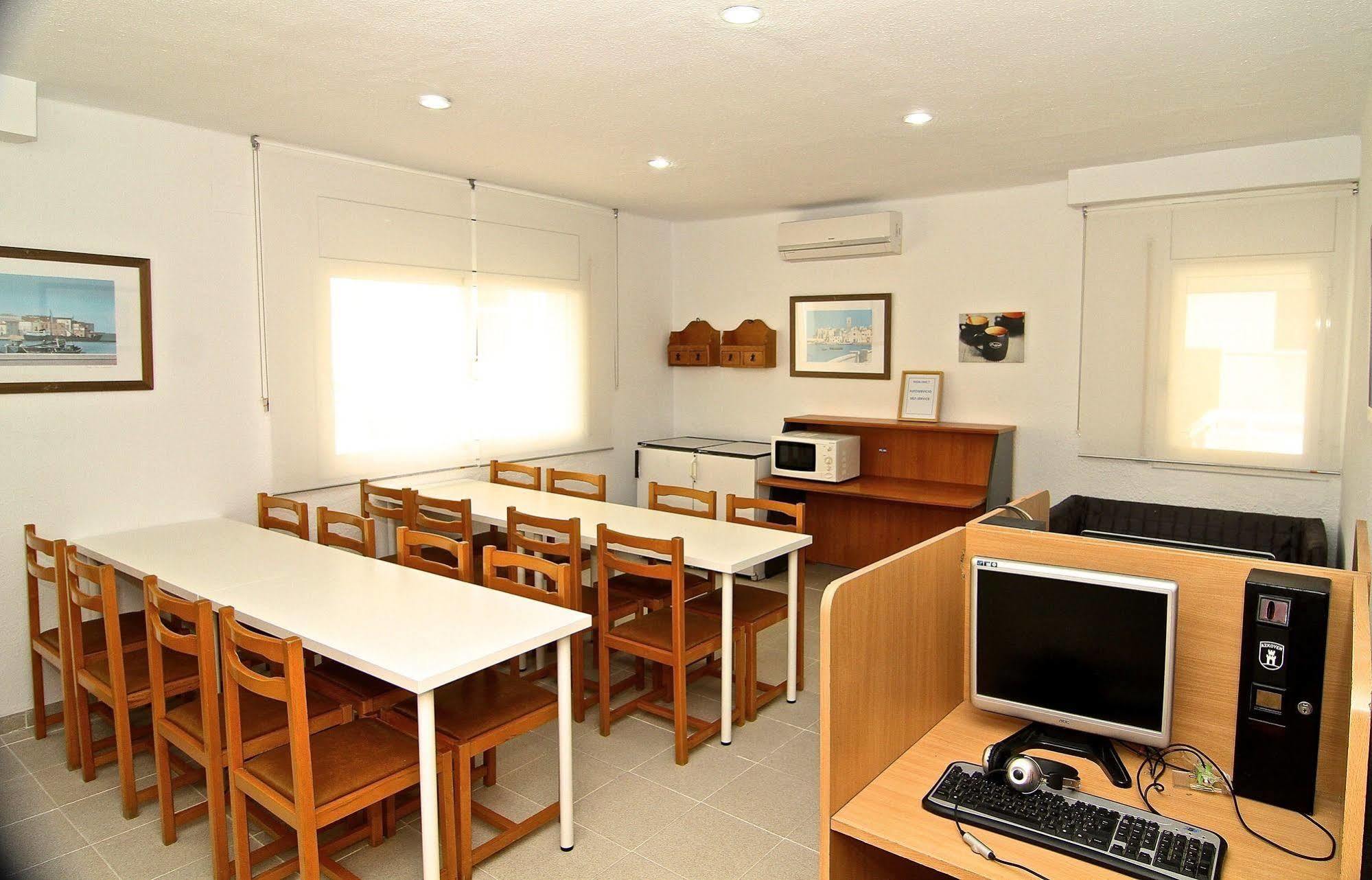 Tahiti Rs Pensión Salou