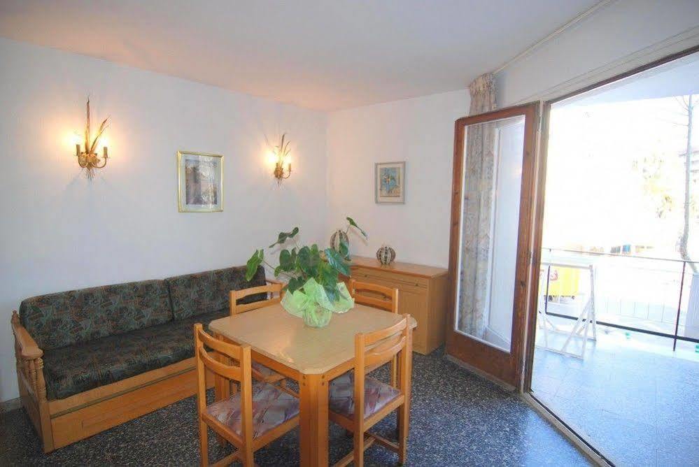 Estudios Zeus Aries Hotel