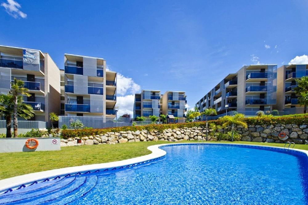 Uhc Paradise Village Family Complex Apartment