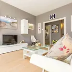 S12 - Beach Front Apartment --Free Wifi-
