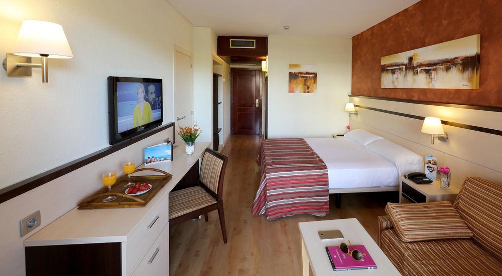 Hotel Golden Port & 4*