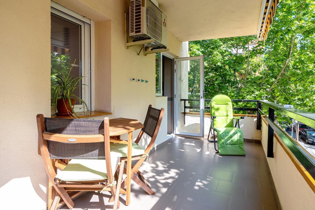 Global Market Apartment