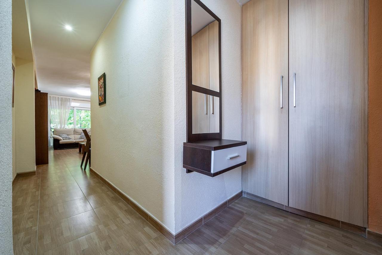 Apartment Global Market *