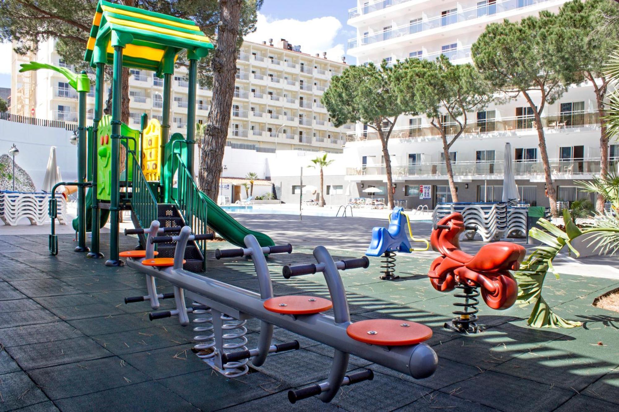 Oasis Park 4*