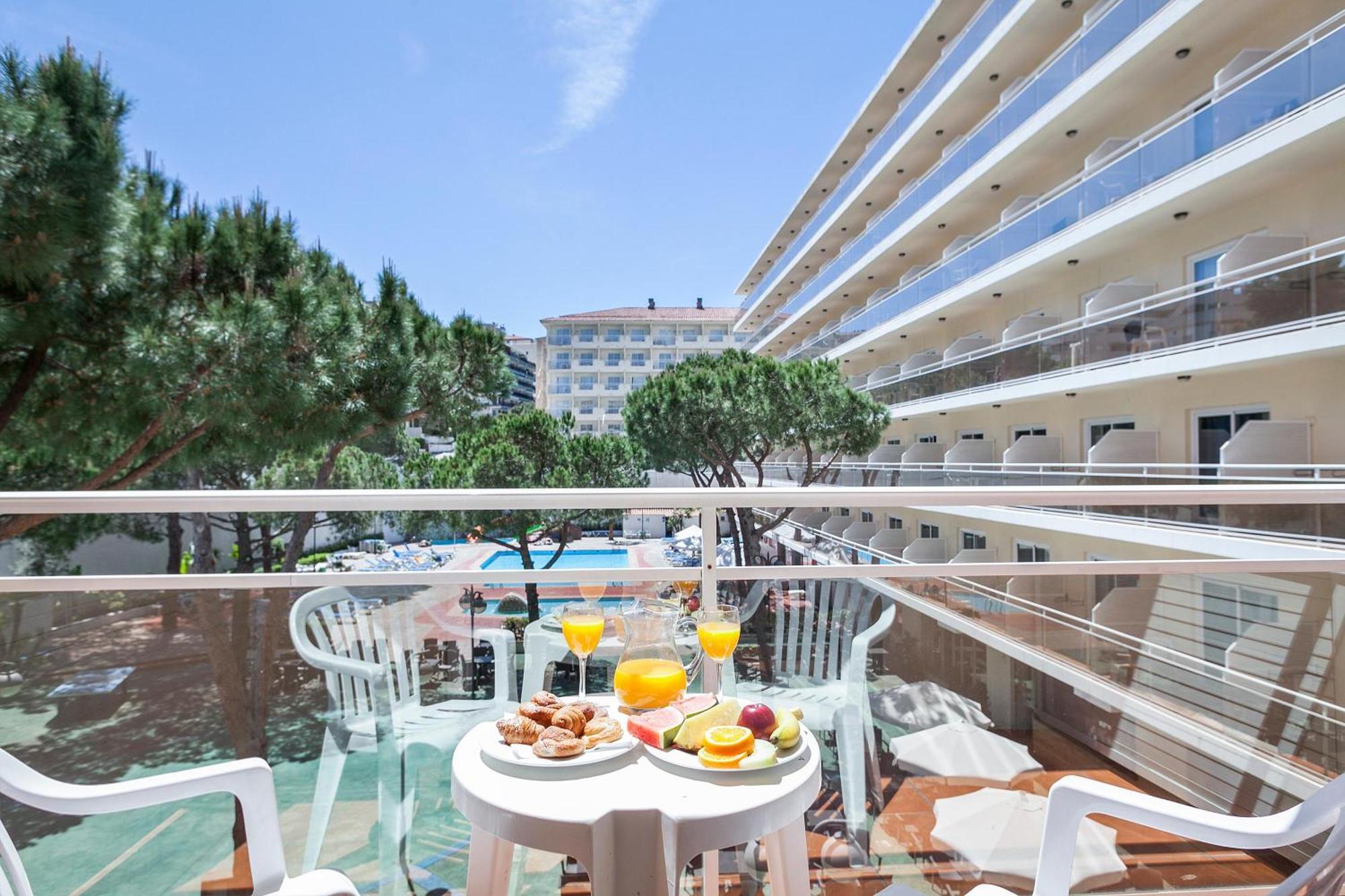 Hotel Oasis Park