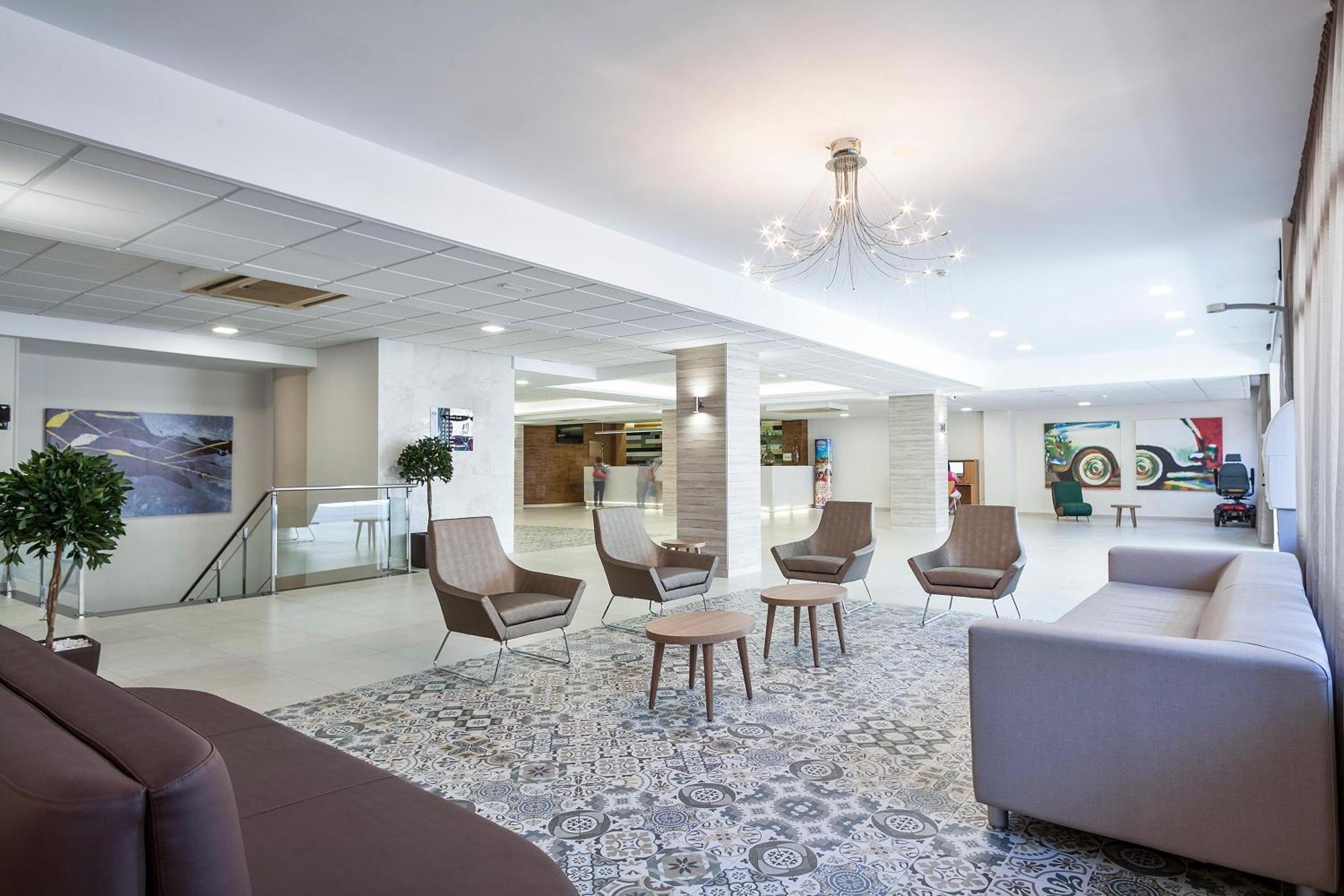 Hotel Oasis Park