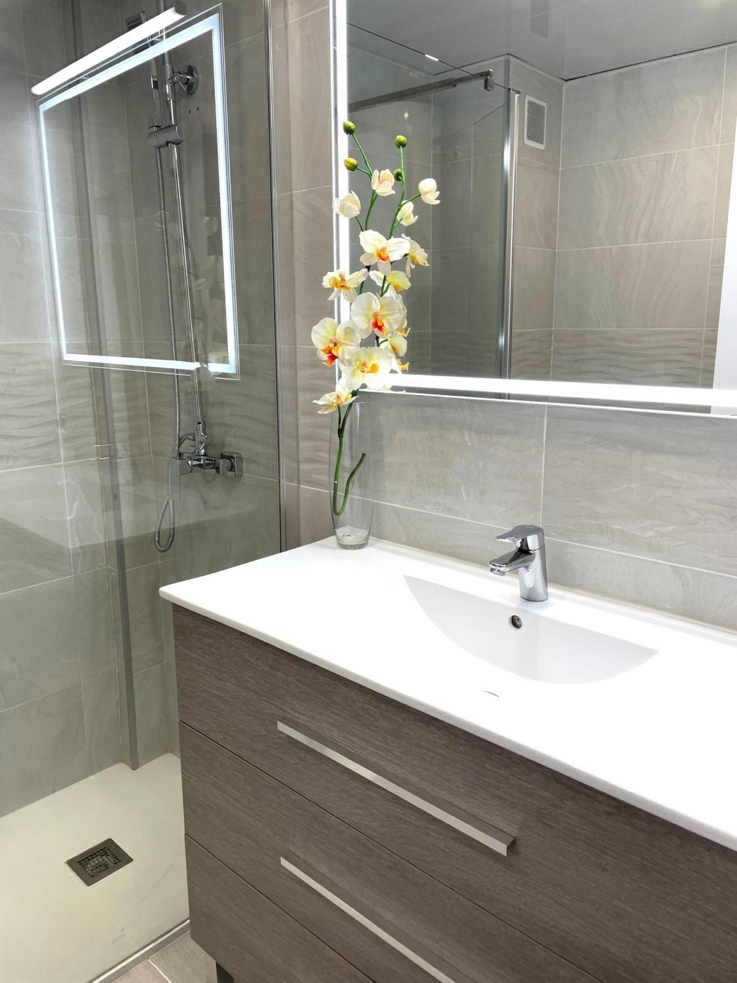 Charming Near - - 50sqm - Pool Apartamento