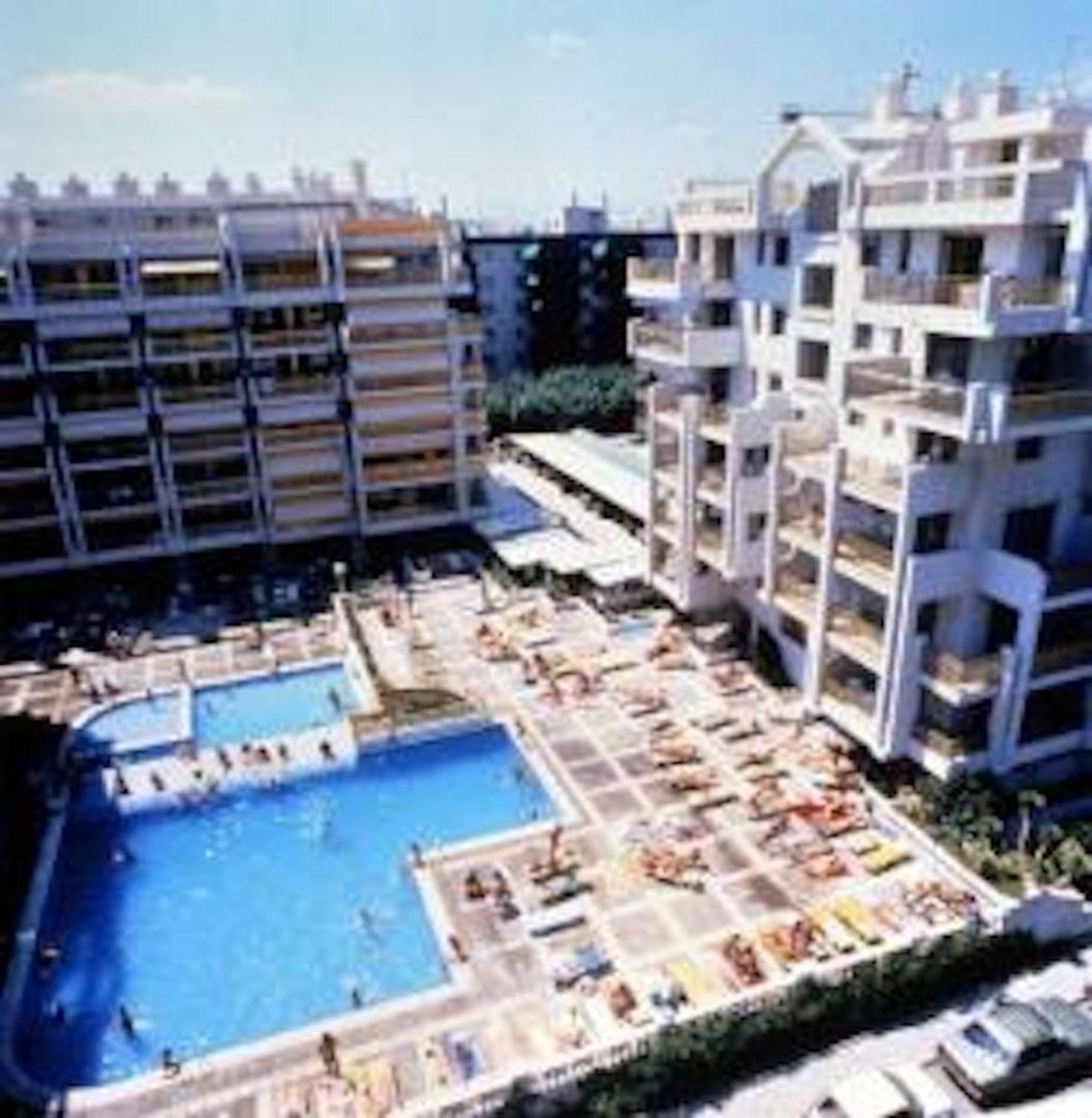 Charming Near - - 50sqm - Pool Apartamento *