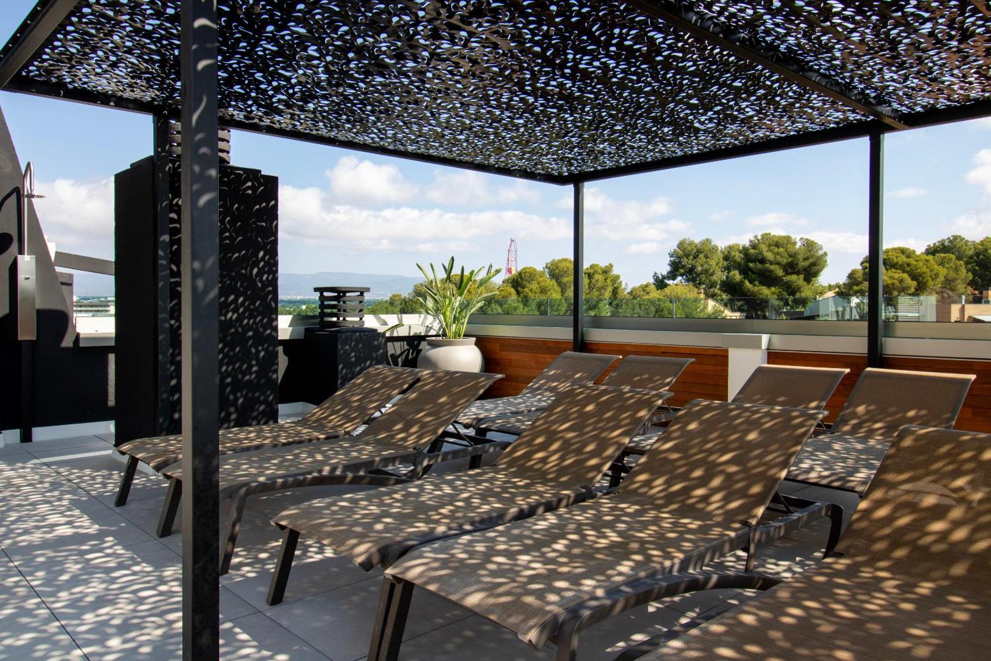 Golden Port & Hotel