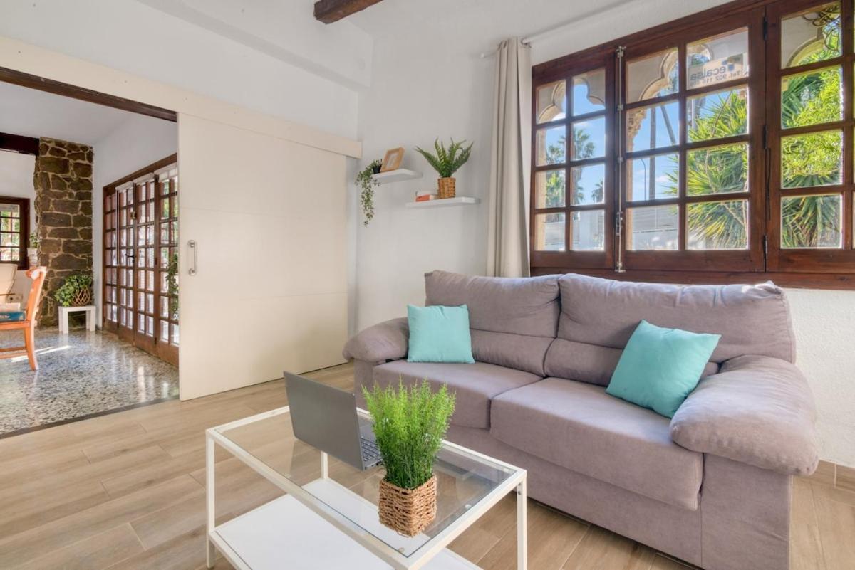 Escape To Salou! Pool, Barbecue & 5 Min Away * Salou
