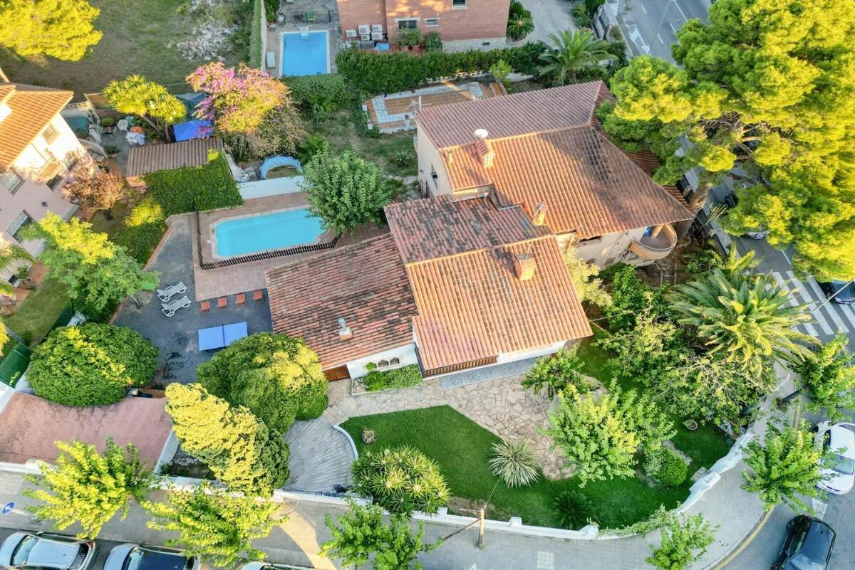 Escape To Salou! Pool, Barbecue & 5 Min Away Apartamento *