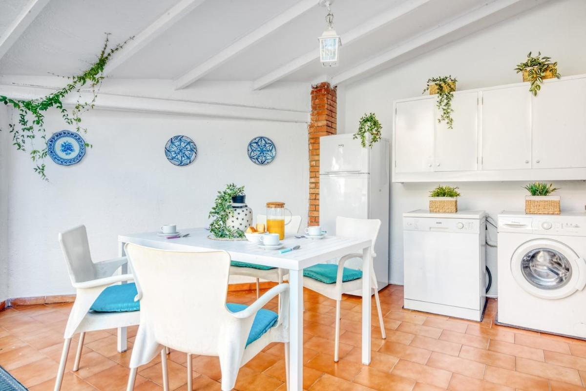 Escape To Salou! Pool, Barbecue & 5 Min Away * Salou