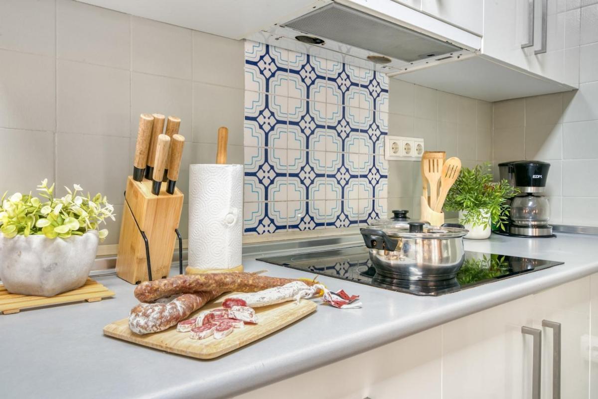 Escape To Salou! Pool, Barbecue & 5 Min Away Apartamento Salou