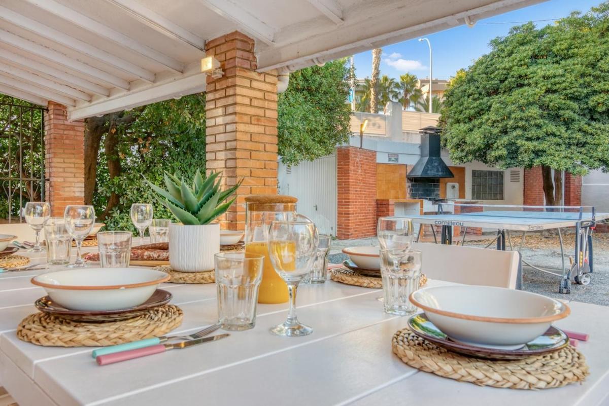 Escape To Salou! Pool, Barbecue & 5 Min Away * Salou