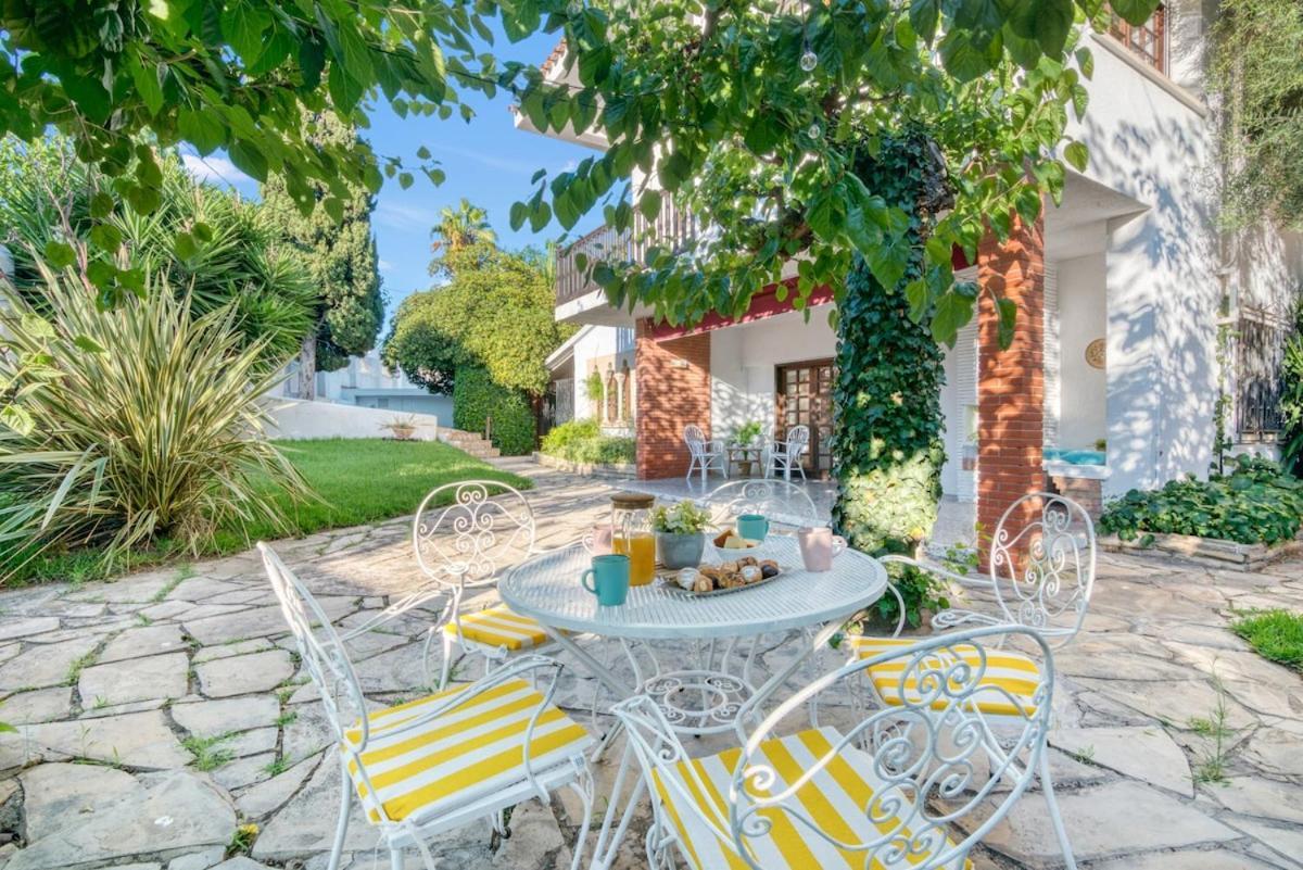 Escape To Salou! Pool, Barbecue & 5 Min Away *