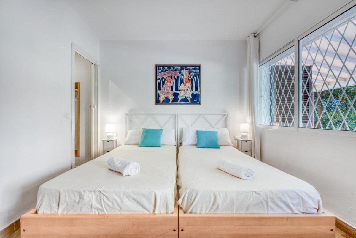 Escape To Salou! Pool, Barbecue & 5 Min Away Salou