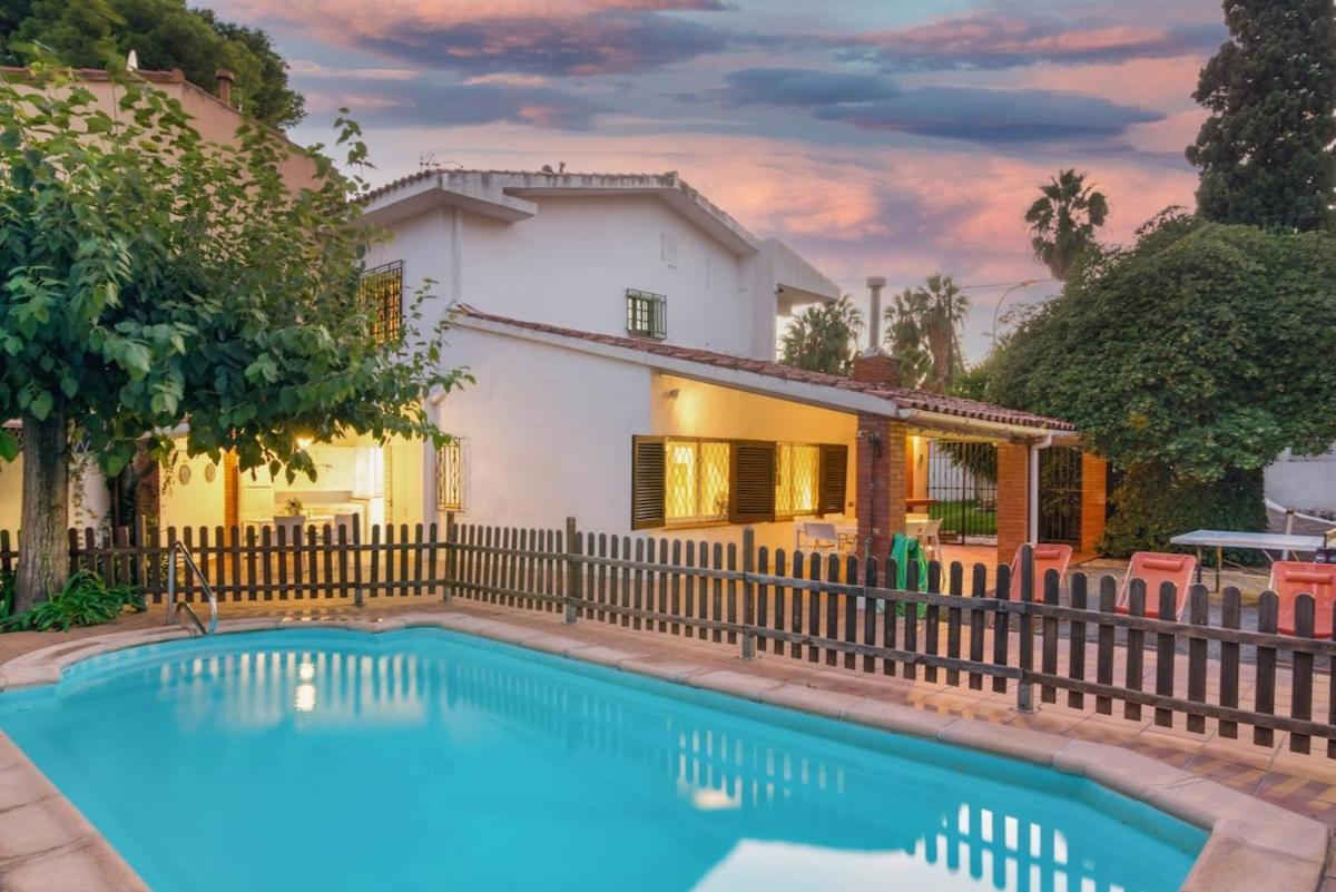 Escape To Salou! Pool, Barbecue & 5 Min Away Apartamento