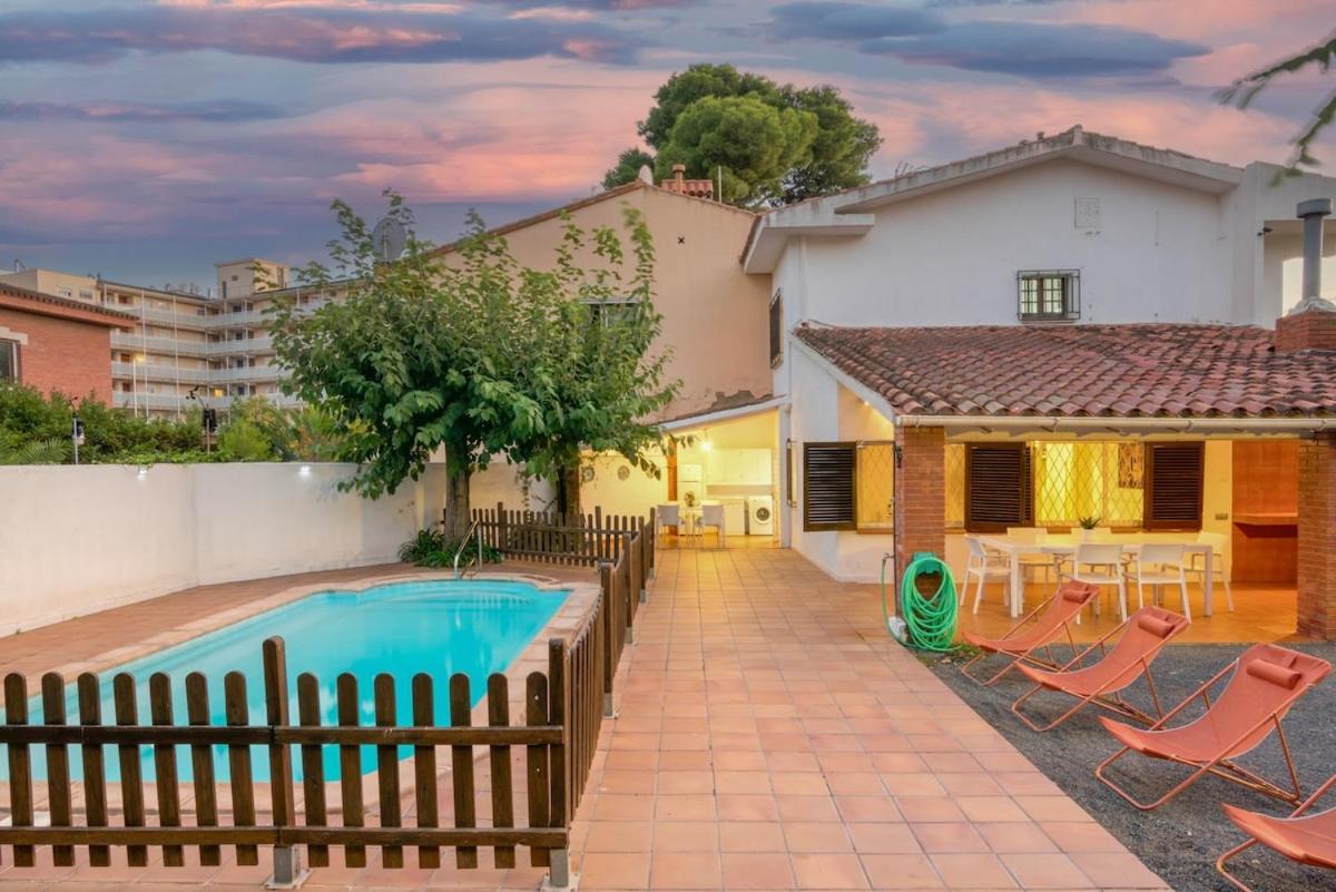 Apartamento Escape To Salou! Pool, Barbecue & 5 Min Away *
