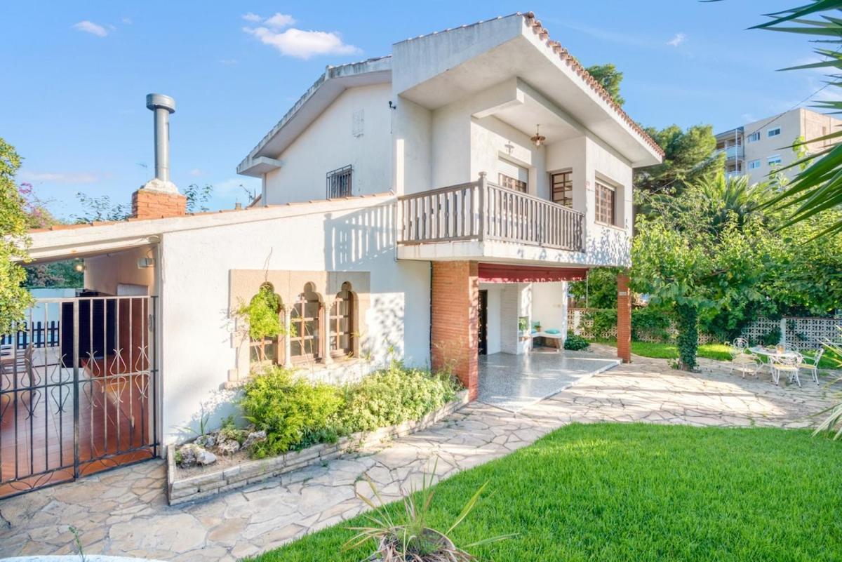 Apartamento Escape To Salou! Pool, Barbecue & 5 Min Away *