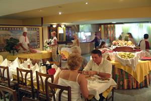 Hotel Oasis Park 4*