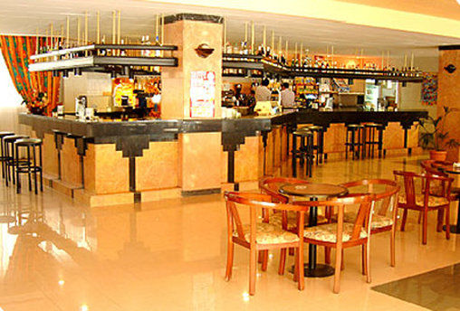 Hotel Oasis Park 4*
