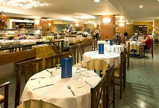 Hotel Oasis Park 4*