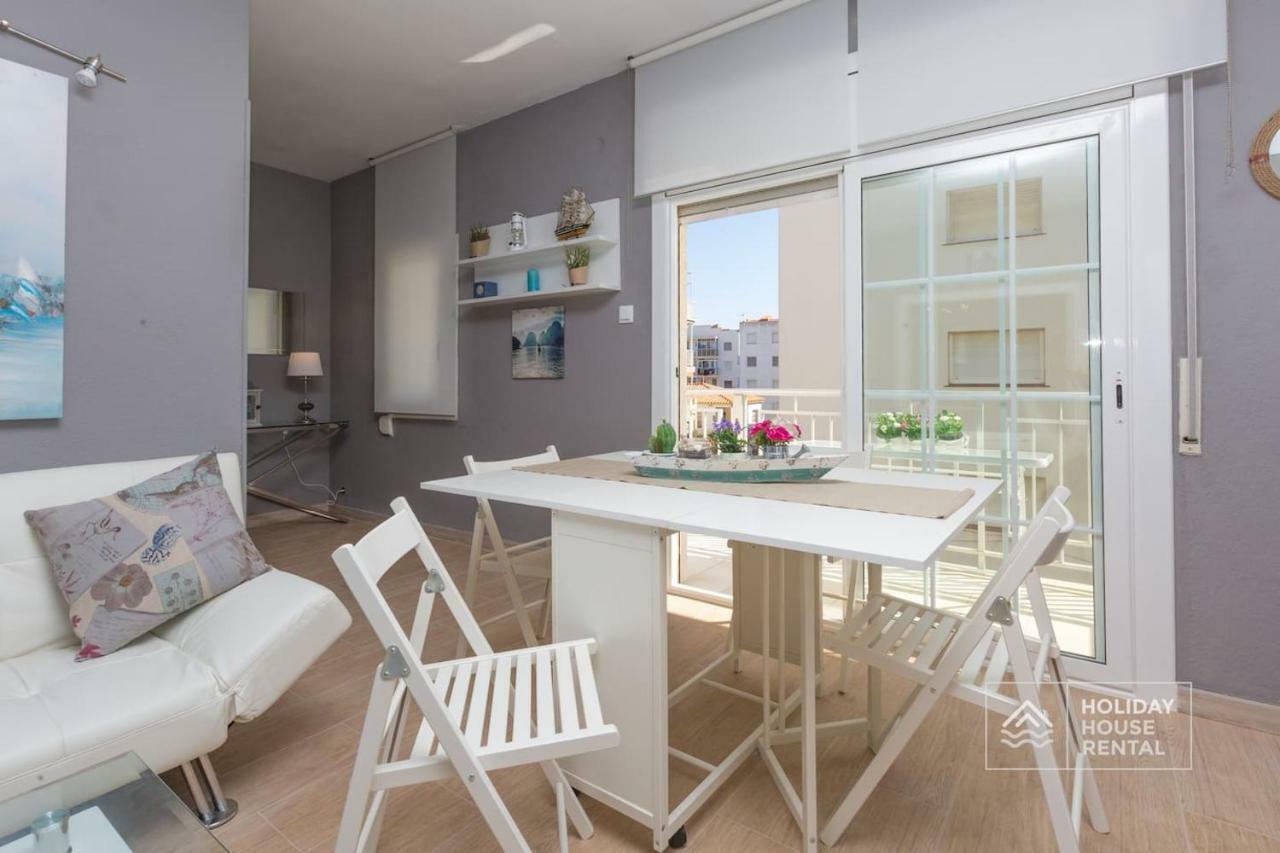 S12 - Front --free Wifi- Apartment Salou