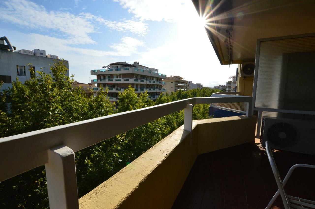 Alboran 2 Familias Arysal Appartement Salou